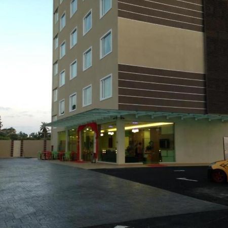 Caspari Hotel Tampin Exterior foto