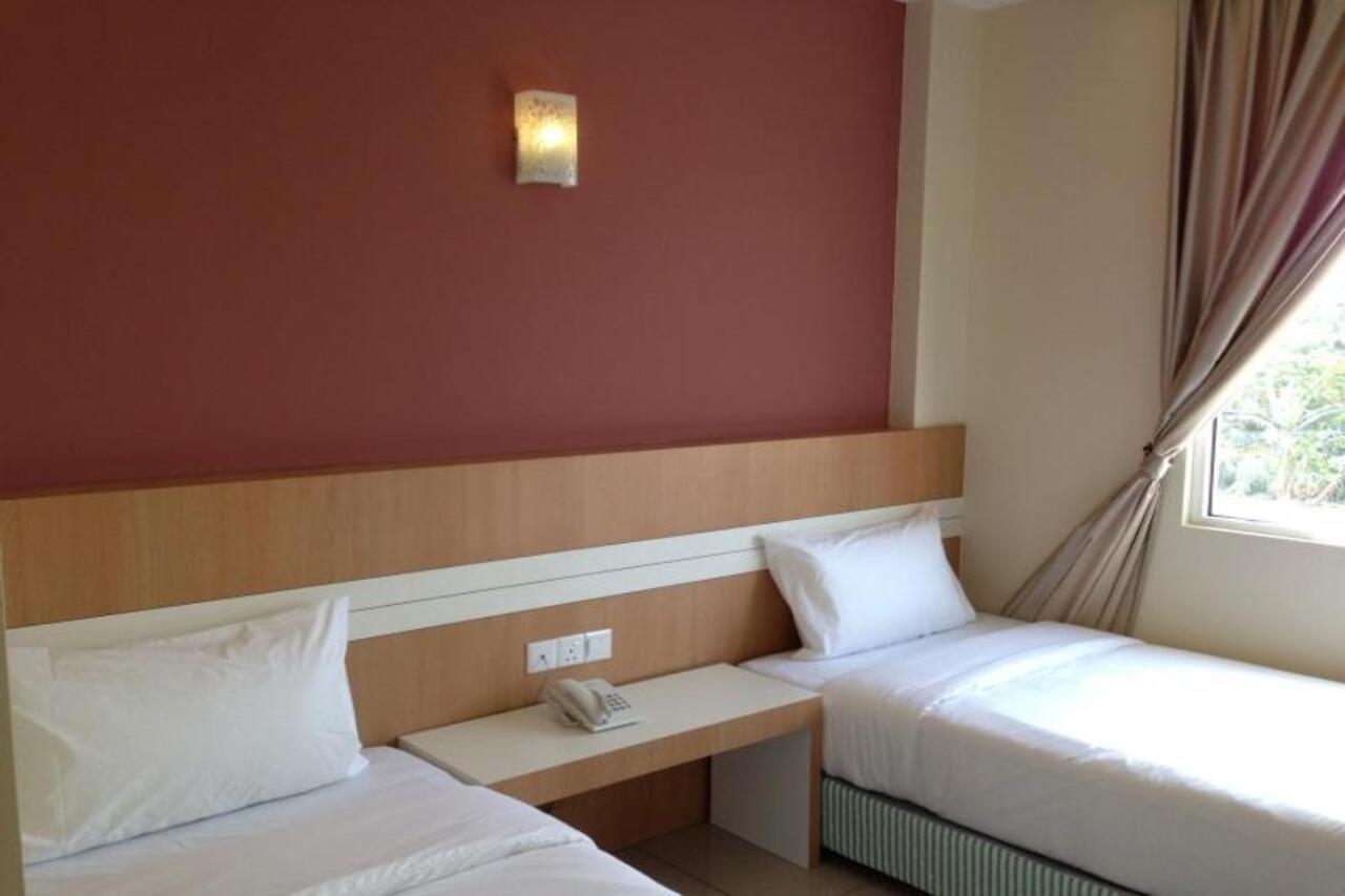 Caspari Hotel Tampin Exterior foto
